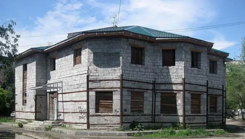 Двухэтажное здание в центре г. Курган 2